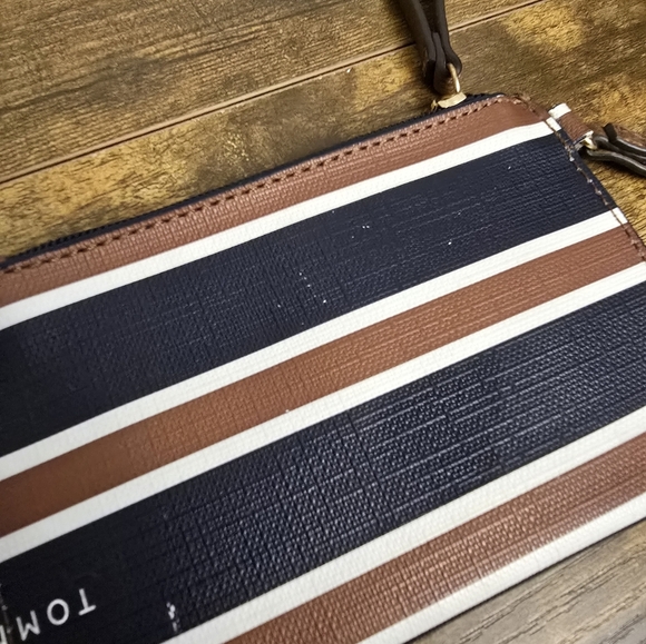 Tommy Hilfiger Navy and Brown Womens Wristlet Wallet - Picture 5 of 8